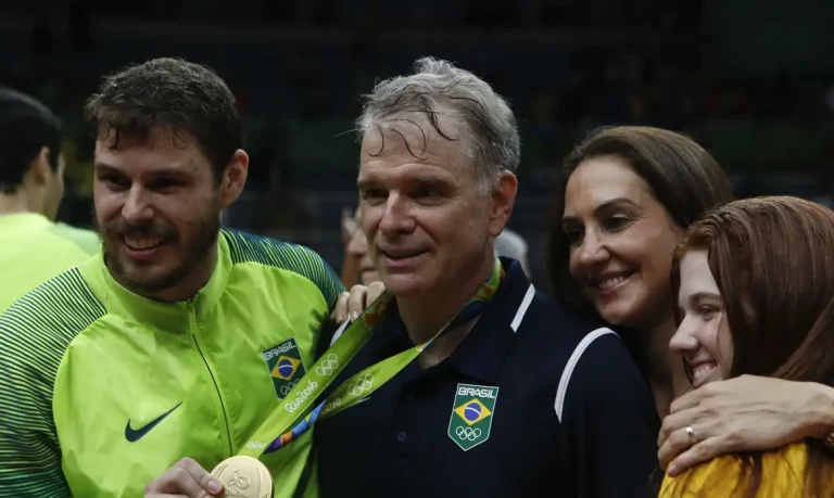 Bernadinho divulga selecionados para volei nas Olimpiadas