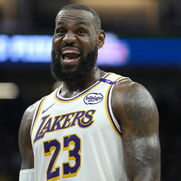 LeBron James faz história ao atuar na NBA antes dos 20 e aos 40 anos. Saiba mais sobre a trajetória do astro dos Lakers.